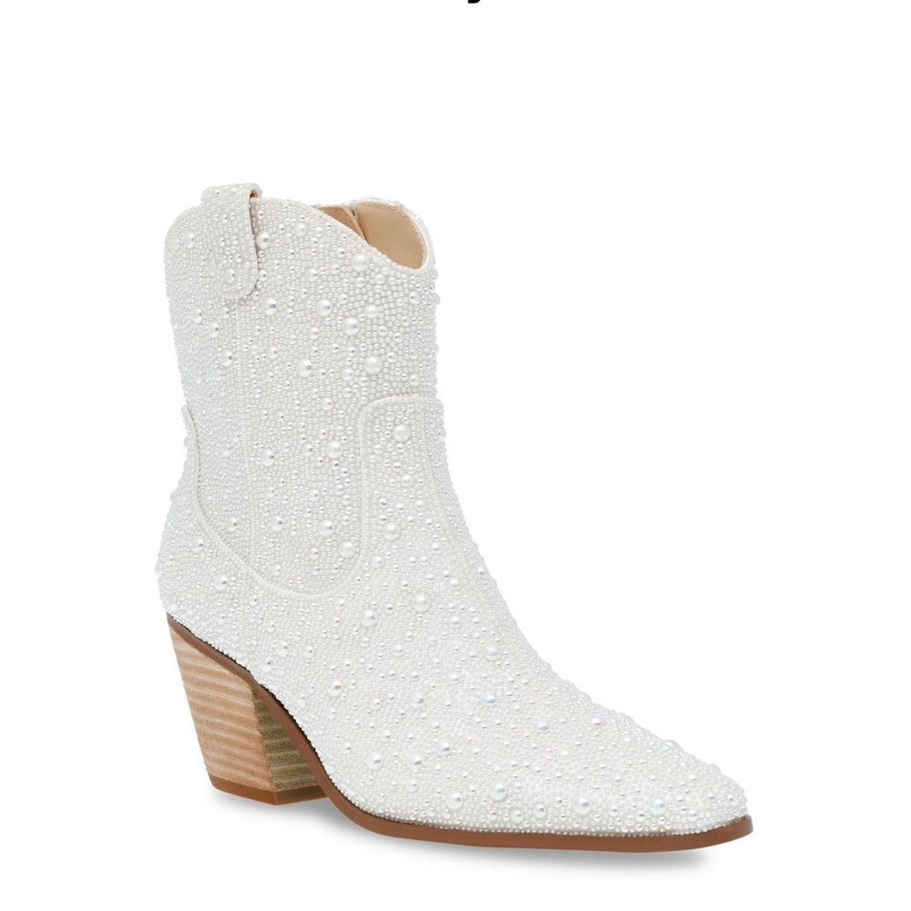 Betsy Johnson White Pearl boots